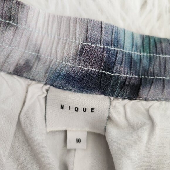 NIQUE 100% Silk Elastic Waist Shorts Size 10 (fits Small) Water color‎ Lined - Picture 4 of 12